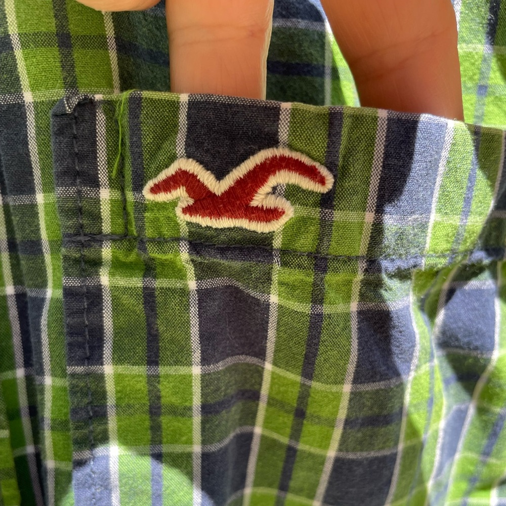Hollister Mens plaid button down shirt - Picture 3 of 9